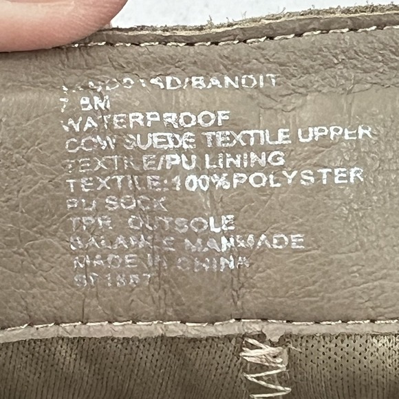 Womens Blondo Bandit Beige Suede Waterproof Lug Sole Chelsea Ankle Boot Size 7.5 - Picture 8 of 8